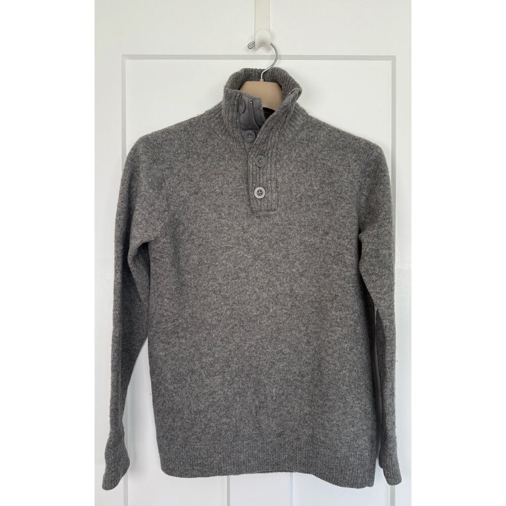 Gap Mens Sweater Size MEDIUM European Fit 100% Lambswool Gray Pullover